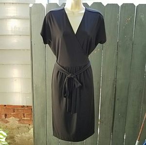 Ann Taylor black no wrinkle wrap dress size 8